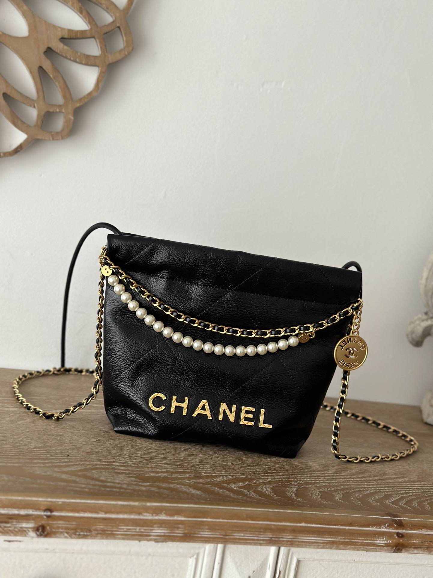 bag1516 Chanel 22 Bag Black Gold Hardware