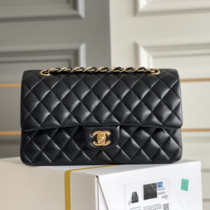 bag0056 Chanel Classic Flap Medium Black Gold Hardware