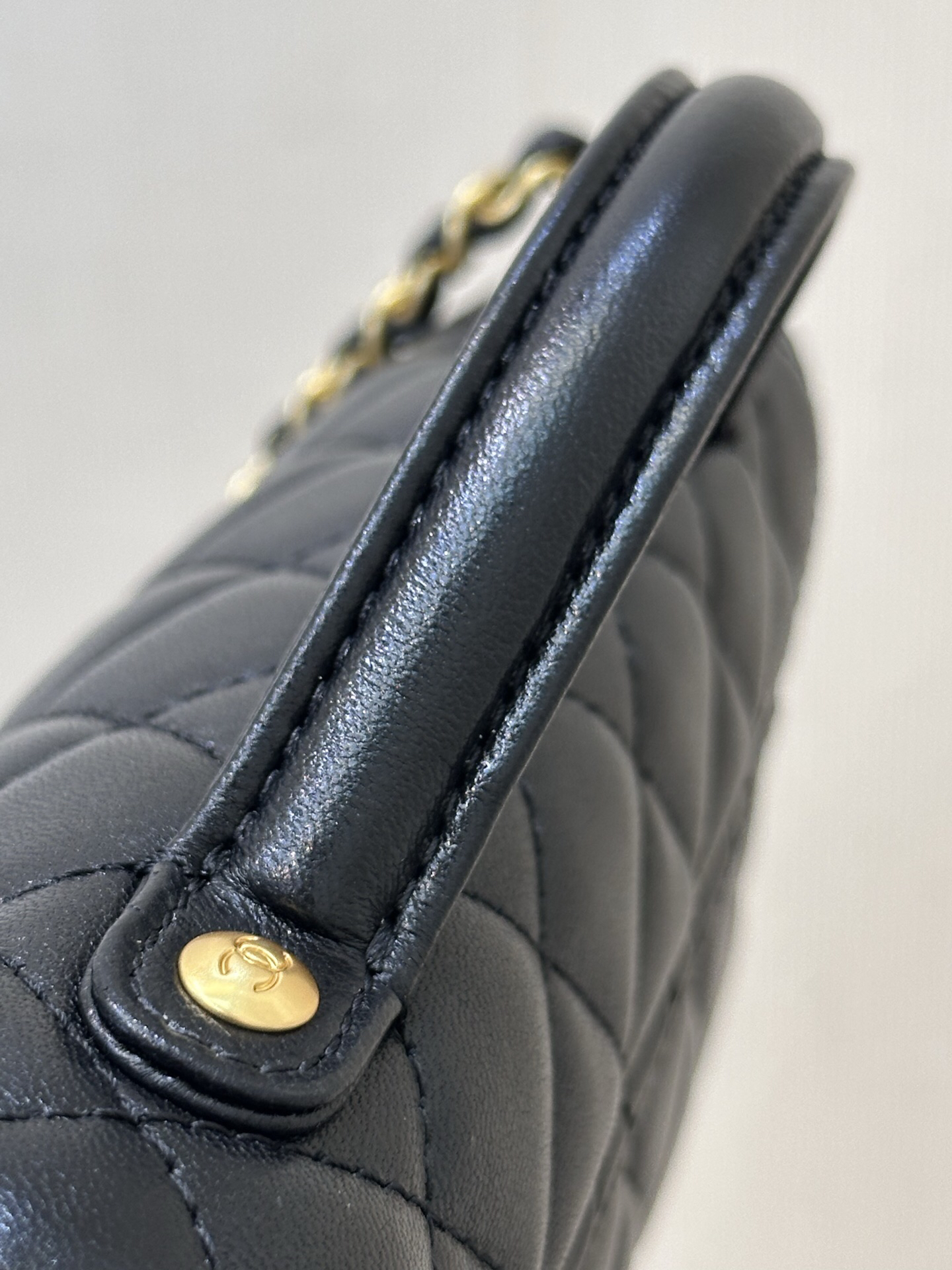 bag2163 Chanel Bag Black Gold Hardware