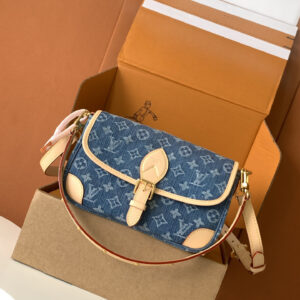 lv0005 Louis Vuitton M13070 Dian Top Handle Bag with Dynamic Code