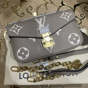 lv0032 Louis Vuitton M23081 M82211 East West Messenger Bag with Dynamic Code