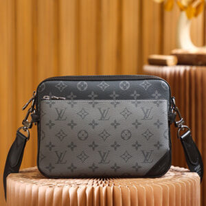 lv0074 Louis Vuitton M69443 TRIO Messenger Bag with Dynamic Code