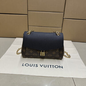 lv0082 Louis Vuitton M26398 Bag with Dynamic Code