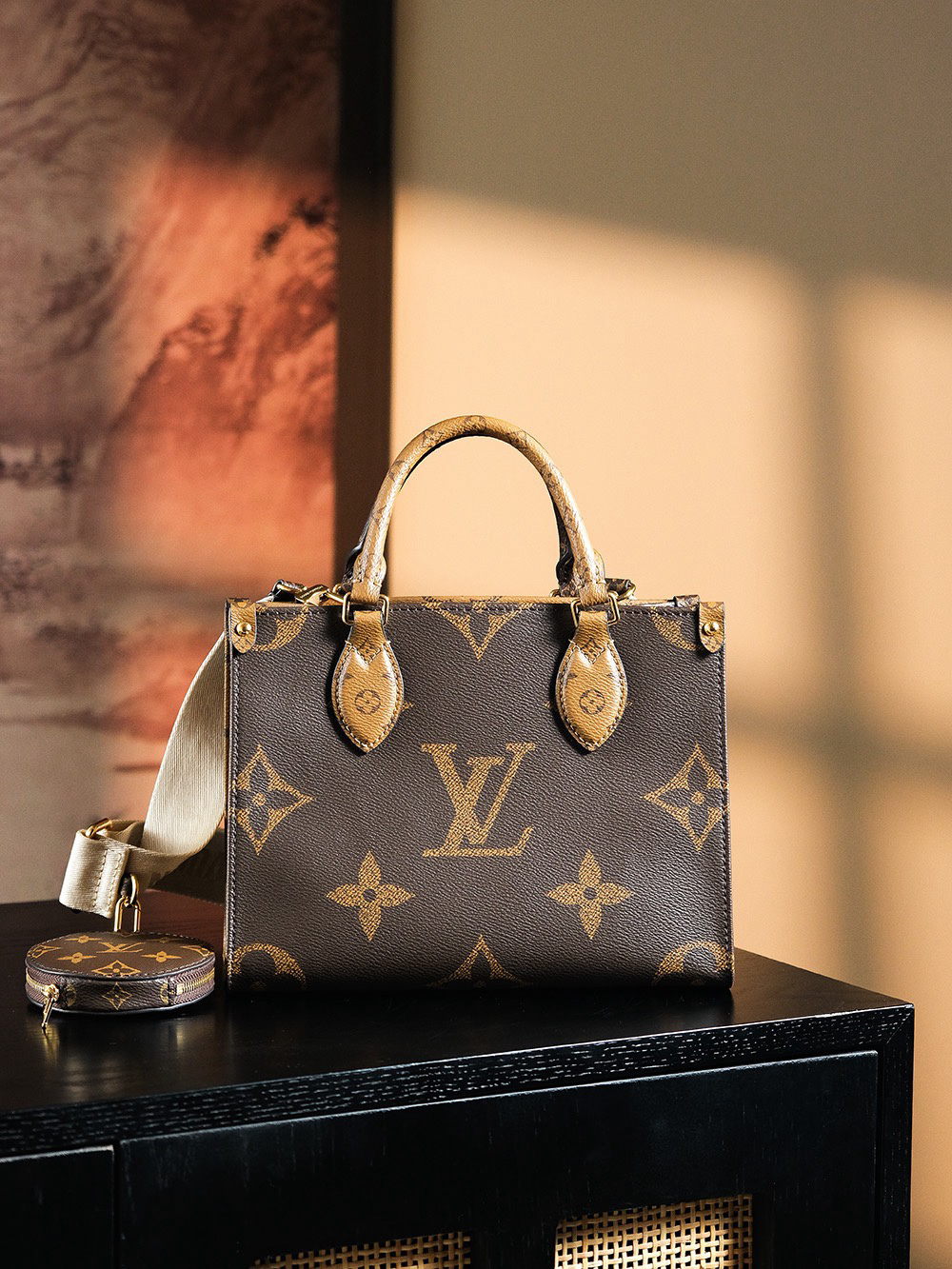 lv0085 Louis Vuitton M46373 OnTheGo Wallet Small with Dynamic Code