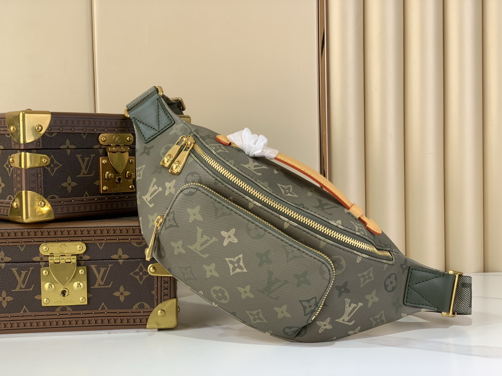 lv0161 Louis Vuitton M26933 RUSH Shoulder Bag