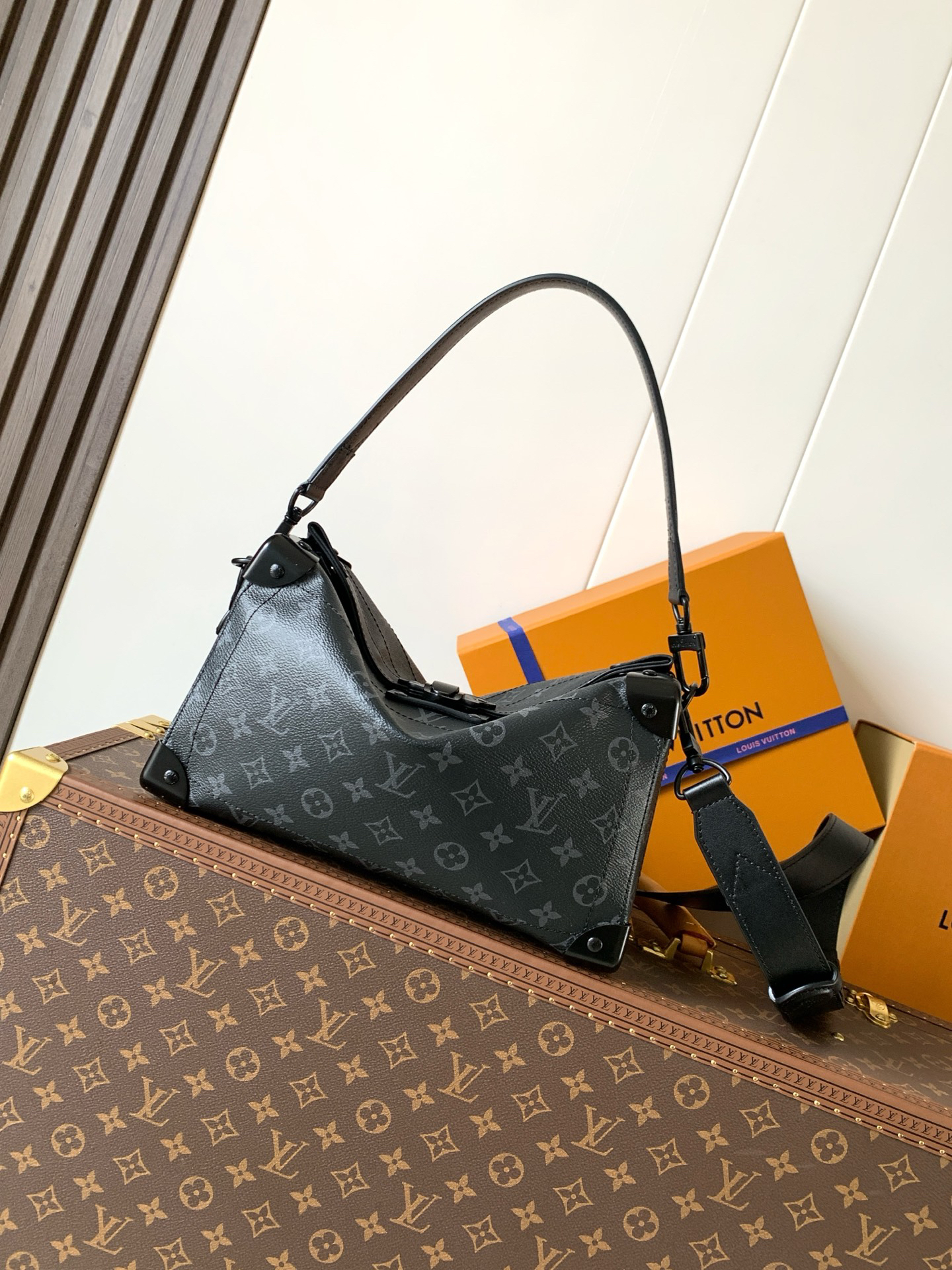 lv0197 Louis Vuitton M11744 Top Handle Bag with Dynamic Code