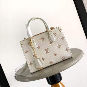 lv0221 Louis Vuitton M45653 M28313 OnTheGo Accessory Small with Dynamic Code