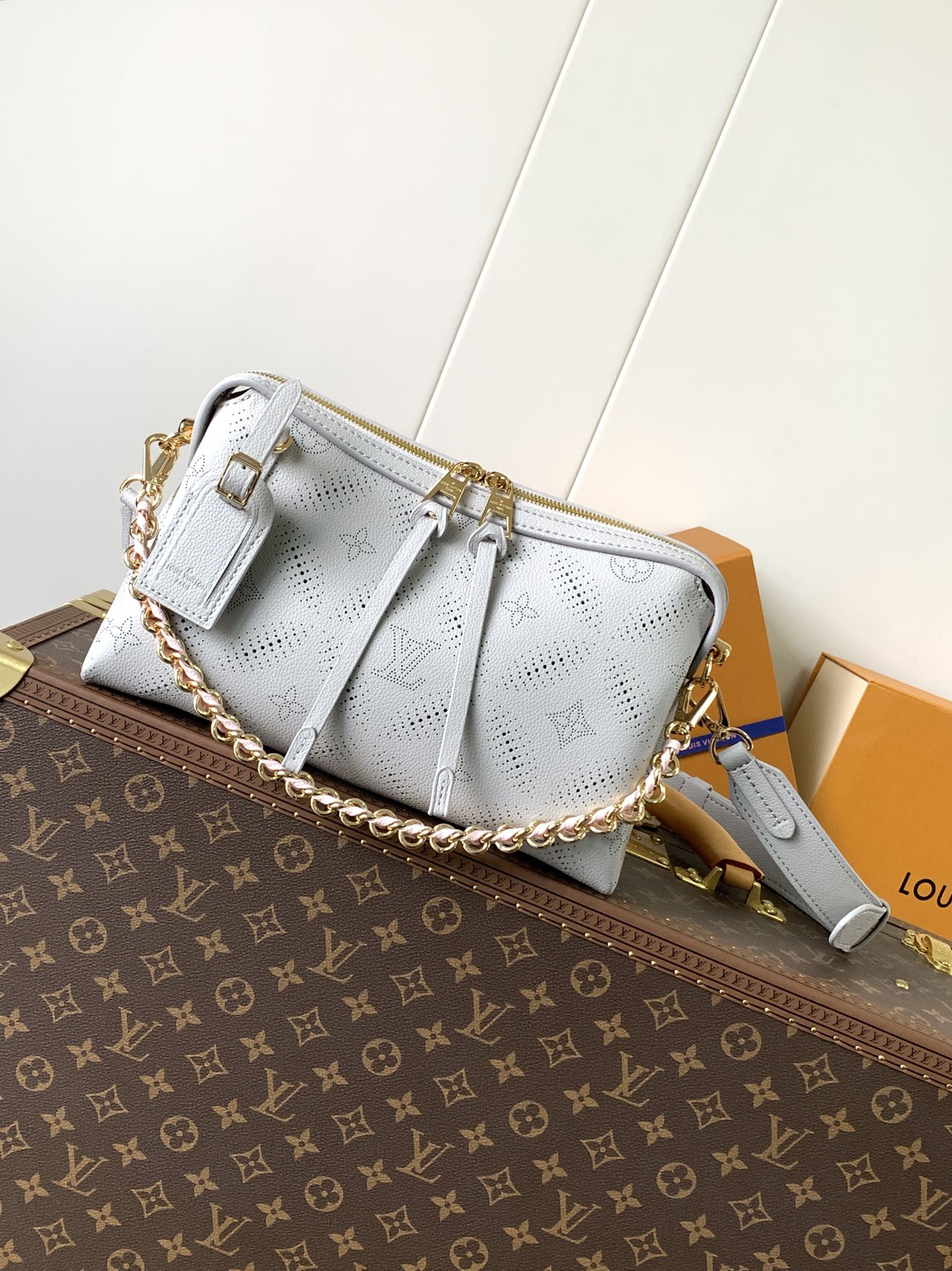 lv0238 Louis Vuitton M13157 Hand Wallet Small with Dynamic Code