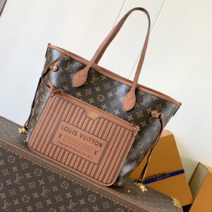 lv0255 Louis Vuitton M11946 M120 Backpack Medium with Dynamic Code