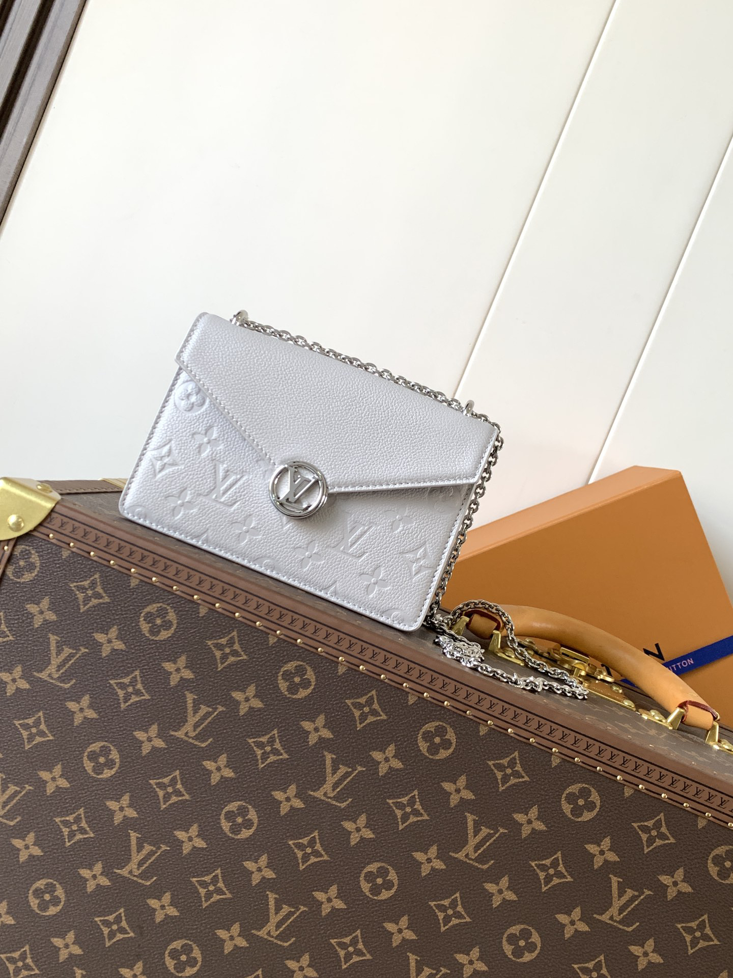 lv0259 Louis Vuitton M25814 M13569 M13570 Wallet with Dynamic Code