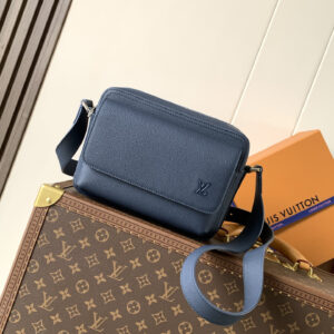 lv0331 Louis Vuitton M15260 Messenger Bag with Dynamic Code