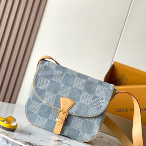 lv0364 Louis Vuitton Montsouris Backpack Medium with Dynamic Code