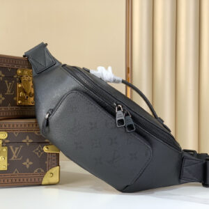 lv0373 Louis Vuitton M26763 Rush Bumbag Top Handle Bag