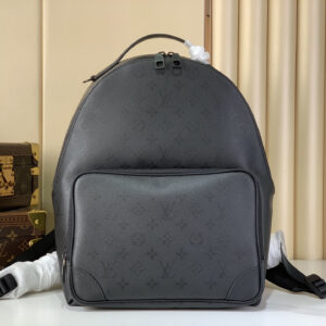 lv0375 Louis Vuitton M26765 Discovery Cargo Backpack with Dynamic Code