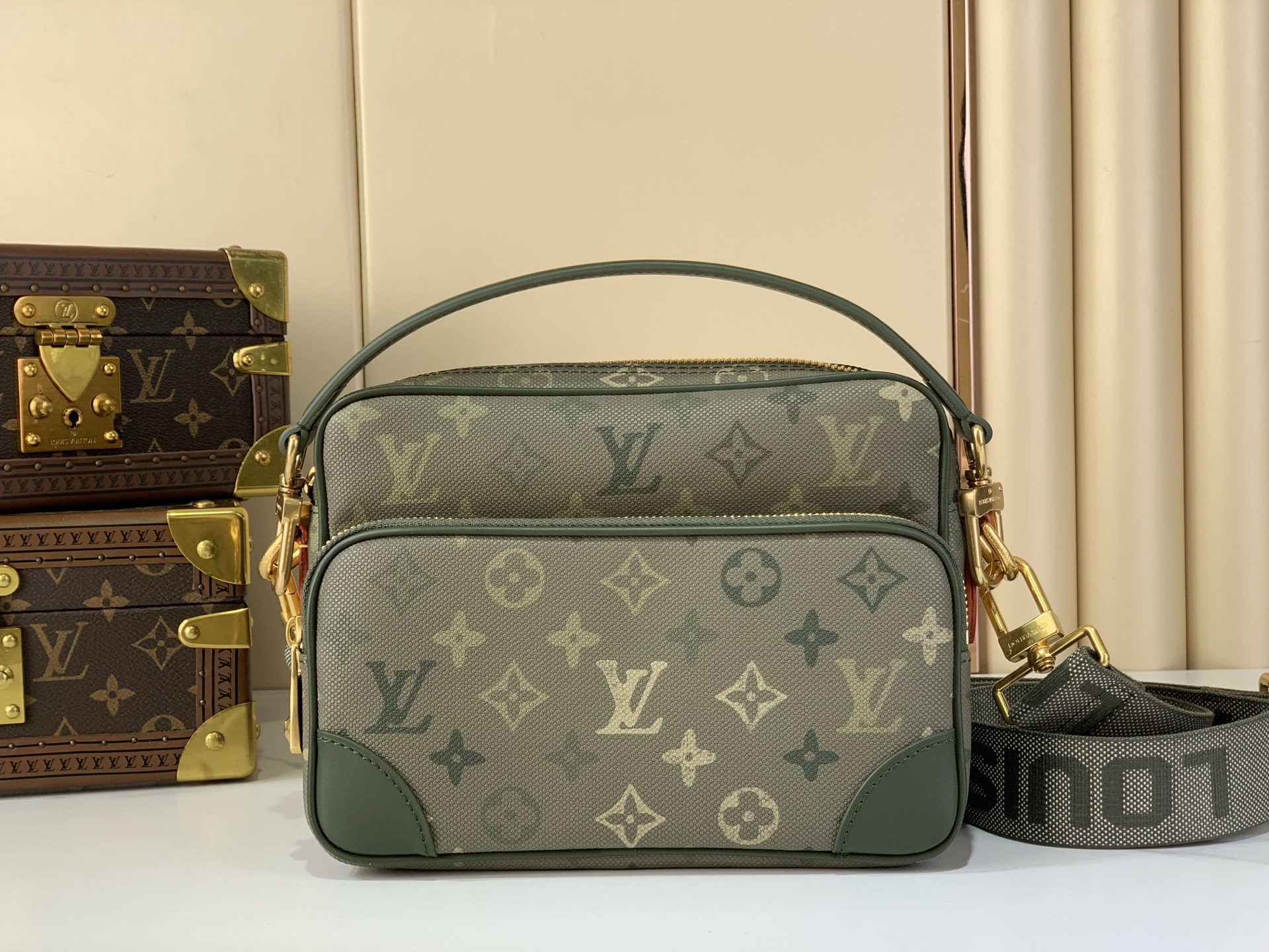 lv0392 Louis Vuitton M27095 M27232 NIL Top Handle Bag with Dynamic Code