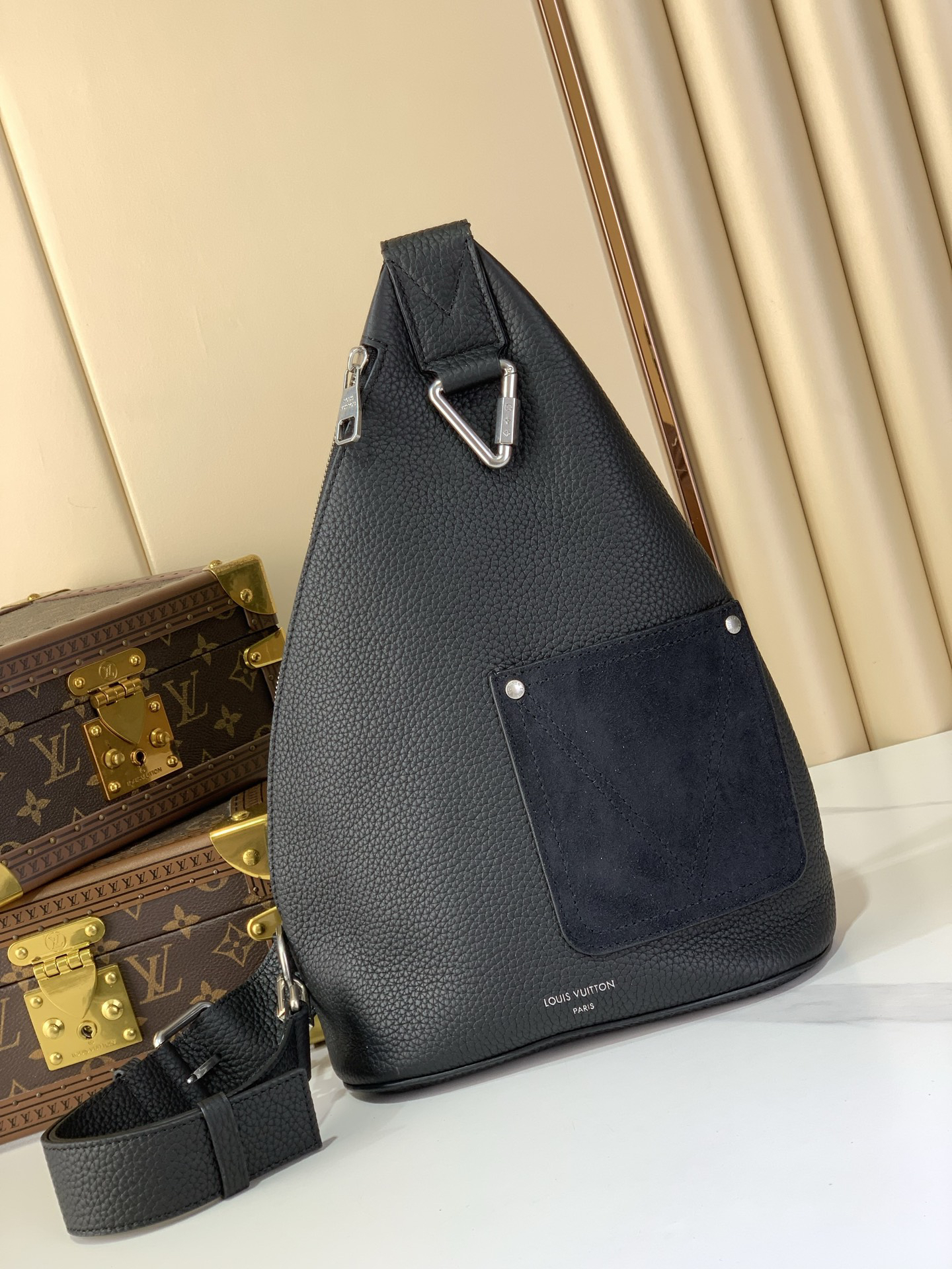 lv0401 Louis Vuitton M27060 M2706 Delta Slingbag Messenger Bag with Dynamic Code