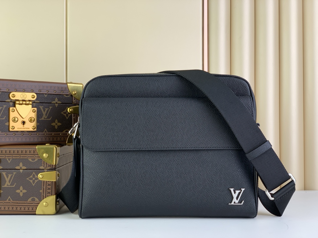 lv0409 Louis Vuitton M30260 Alex Messenger Bag Small