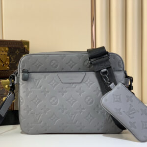 lv0417 Louis Vuitton M2718 Trio Messenger Wallet