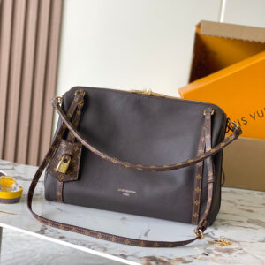lv0491 Louis Vuitton M26397 Expr Top Handle Bag Medium with Dynamic Code