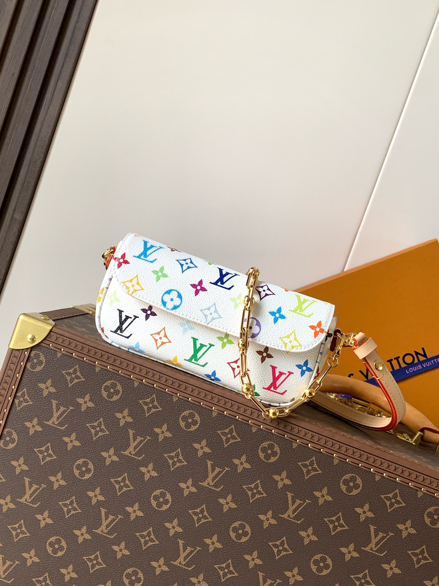 lv0568 Louis Vuitton M27492 Wallet Wallet on Chain with Dynamic Code