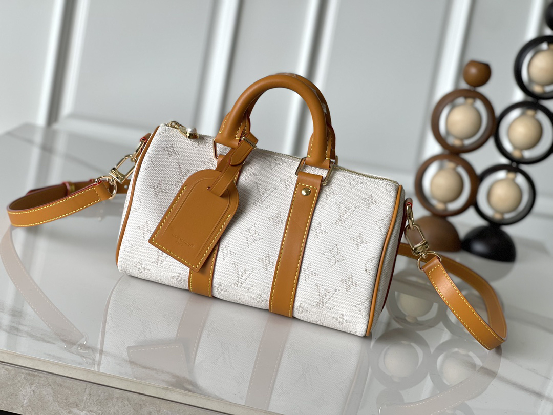 lv0610 Louis Vuitton M15076 Travel Bag with Dynamic Code