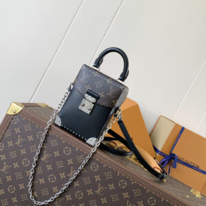 lv0643 Louis Vuitton M12362 Top Handle Bag with Dynamic Code