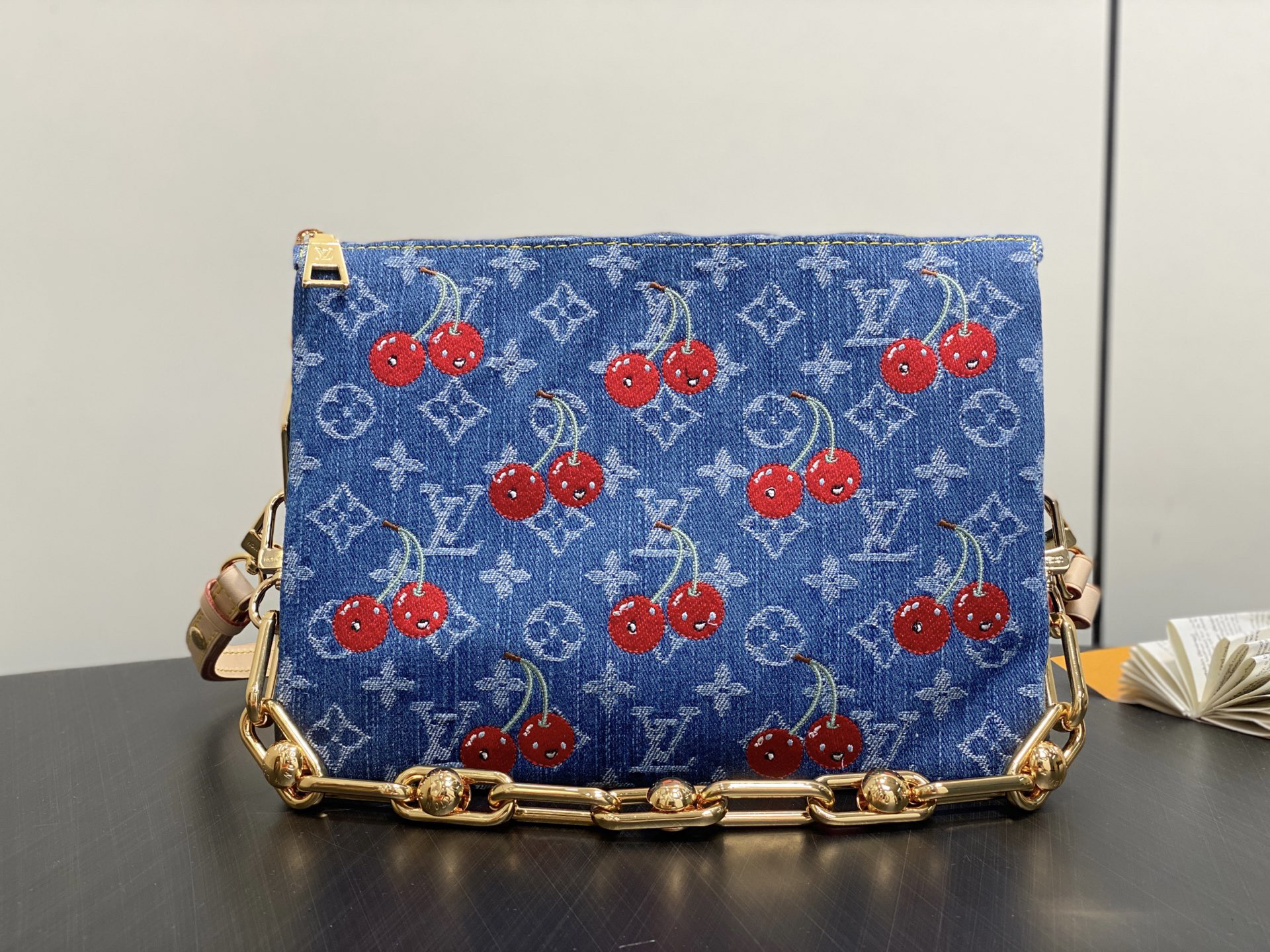 lv0673 Louis Vuitton M14978 Top Handle Bag Small