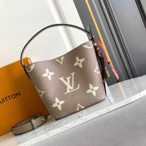 lv0679 Louis Vuitton M13045 Bag with Dynamic Code