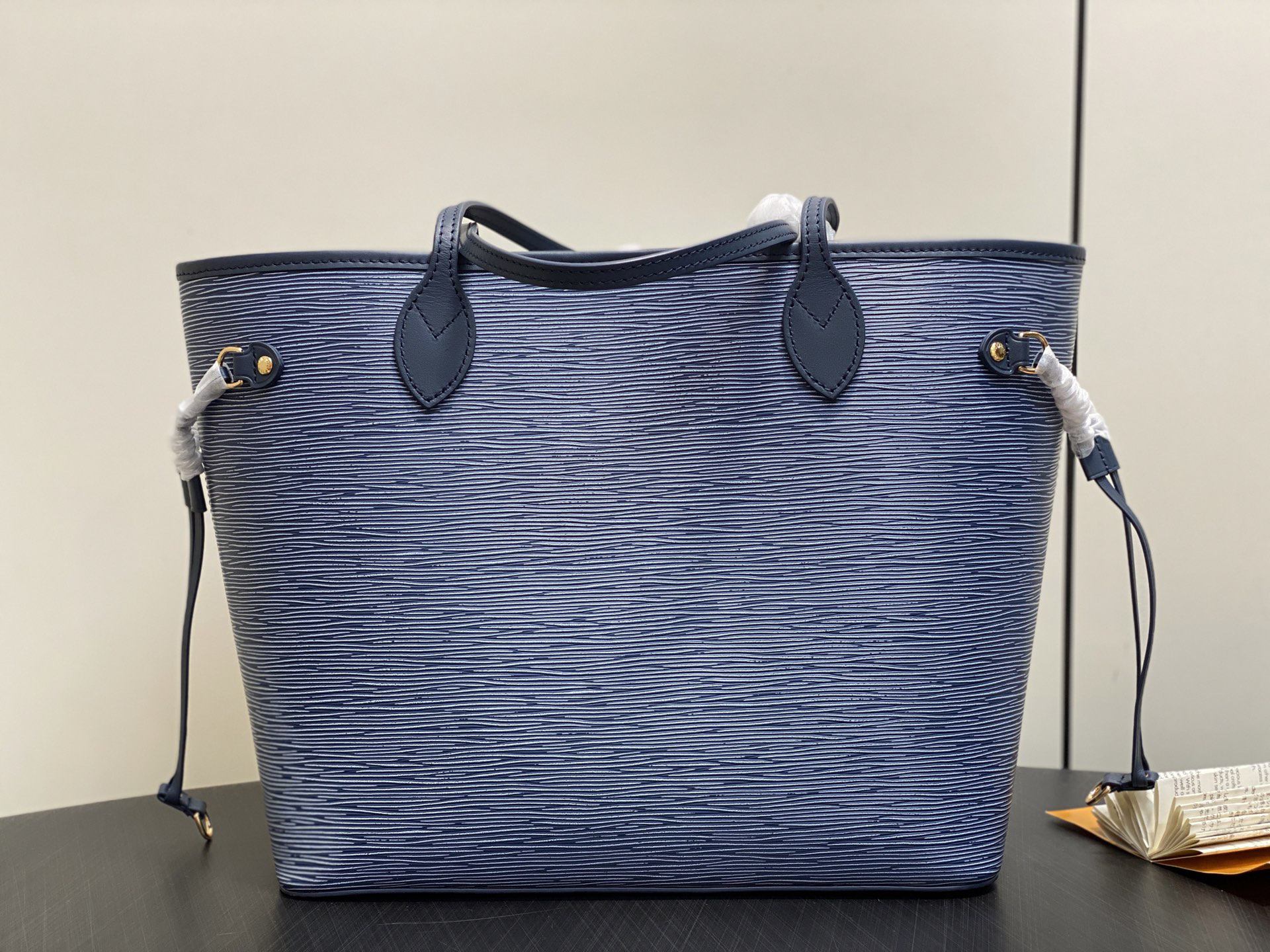 lv0700 Louis Vuitton M11930 M14856 NE Tote Bag Medium