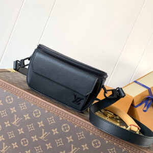 lv0719 Louis Vuitton M83563 Top Handle Bag Mini with Dynamic Code