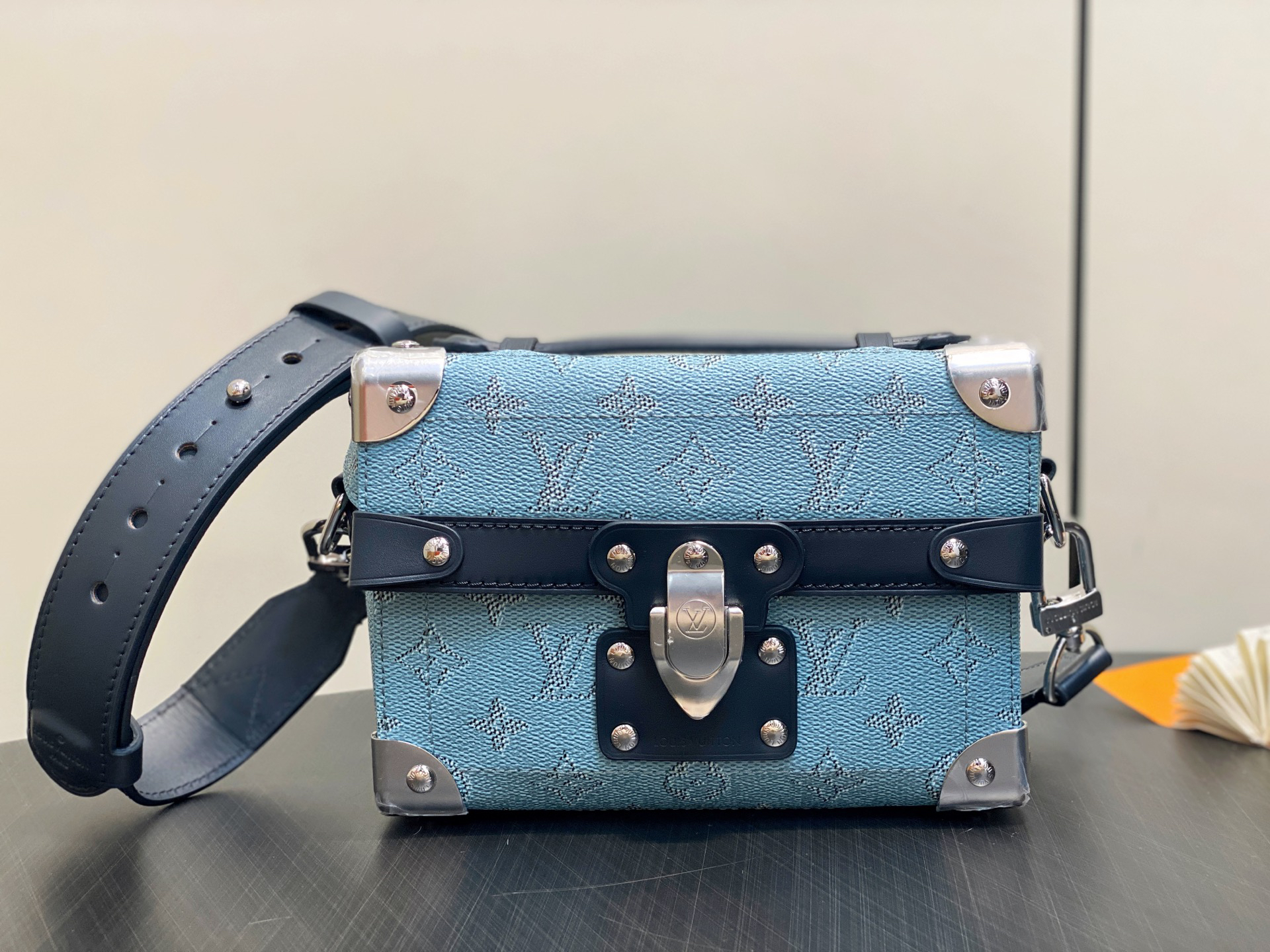 lv0756 Louis Vuitton M15035 Soul Top Handle Bag