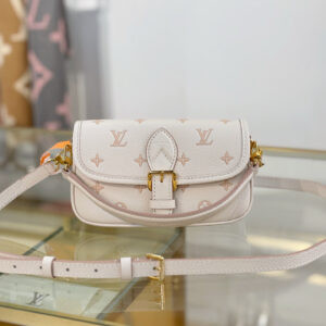 lv0770 Louis Vuitton NANO DIANE Top Handle Bag Mini with Dynamic Code