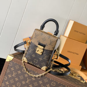 lv0793 Louis Vuitton M82465 Camer Top Handle Bag with Dynamic Code