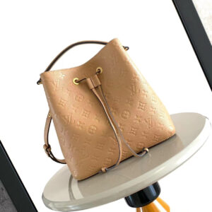 lv0842 Louis Vuitton M45256 M45306 Bucket Bag Medium with Dynamic Code