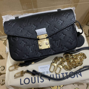 lv0864 Louis Vuitton East West M4 Messenger Bag