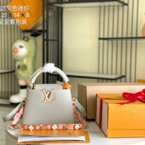 lv0952 Louis Vuitton Top Handle Bag Mini with Dynamic Code