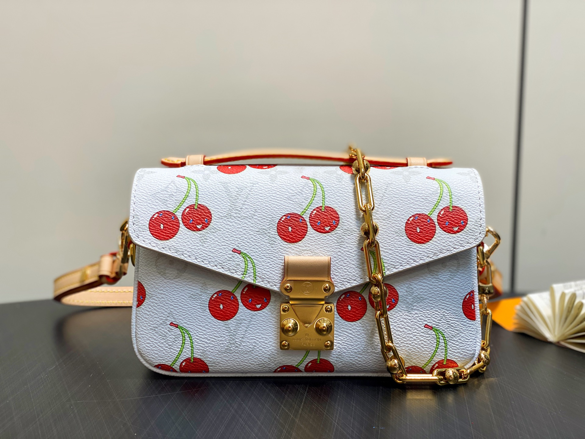 lv0994 Louis Vuitton M14231 Messenger Bag