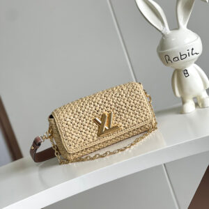 lv1005 Louis Vuitton M25030 Backpack with Dynamic Code