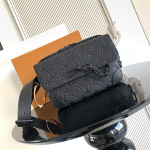 lv1071 Louis Vuitton M23742 Bag with Dynamic Code