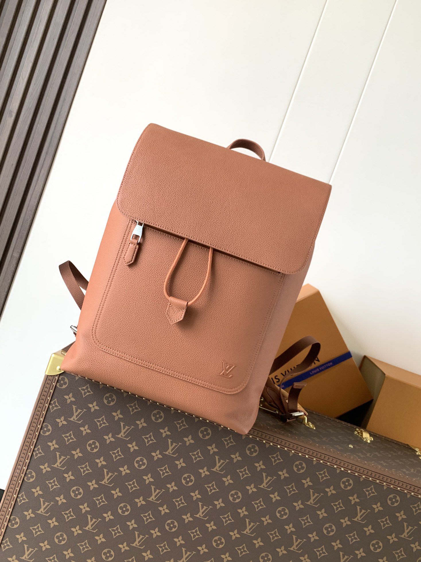 lv1077 Louis Vuitton M26023 Backpack with Dynamic Code