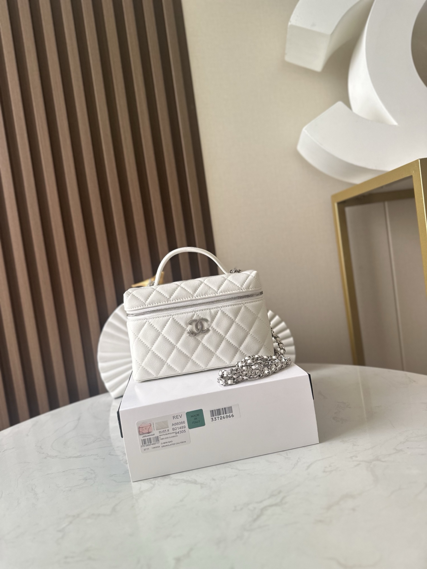 bag0220 Chanel Vanity White Gold Hardware