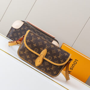 lv1120 Louis Vuitton M42248 Accessory Small with Dynamic Code