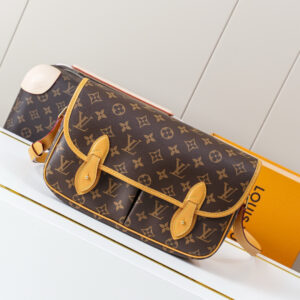 lv1122 Louis Vuitton M42247 Shoulder Bag Large with Dynamic Code