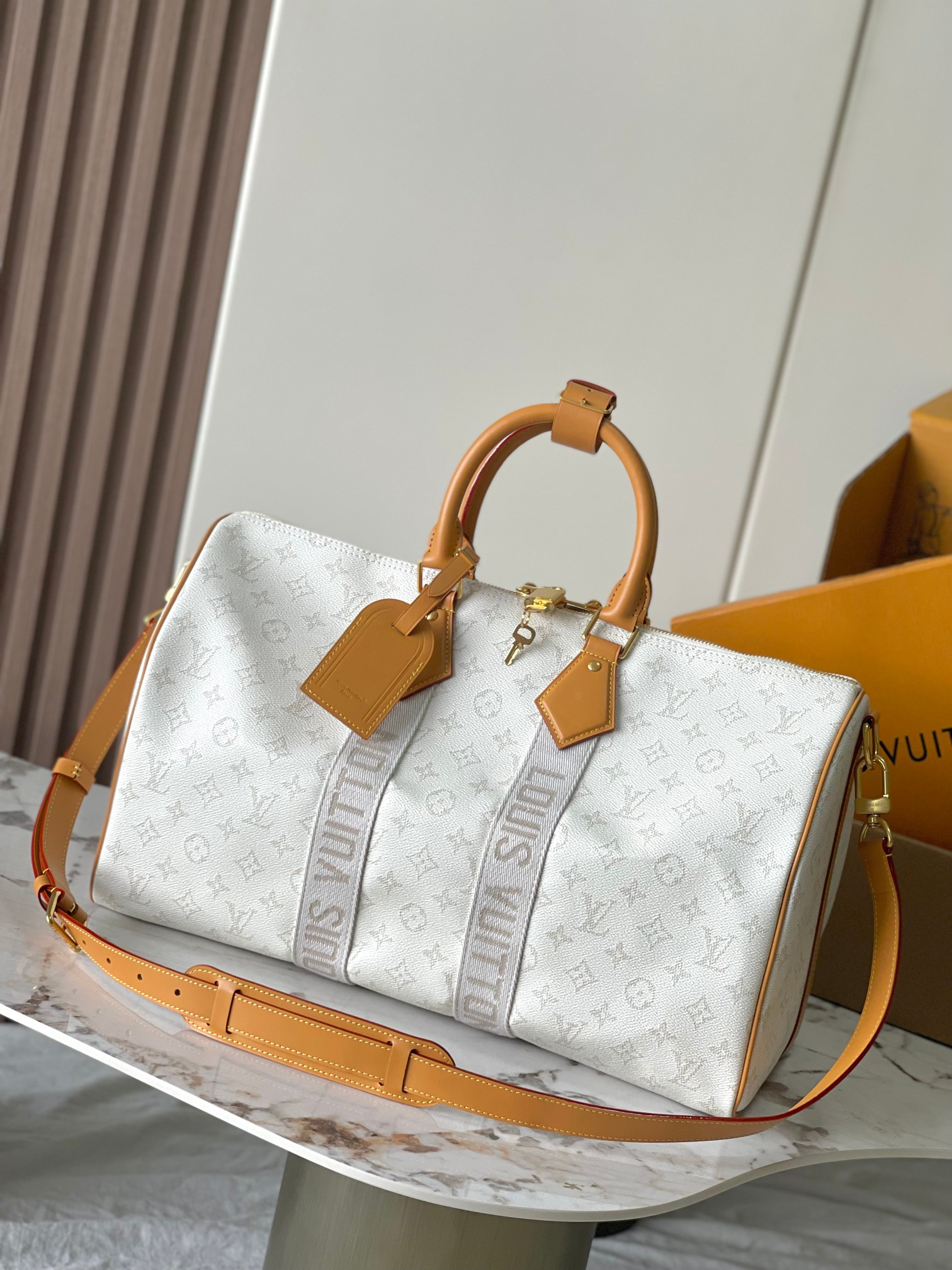lv1198 Louis Vuitton M14838 Kee Travel Bag with Dynamic Code
