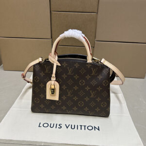 lv1204 Louis Vuitton M45900 Bag Small with Dynamic Code