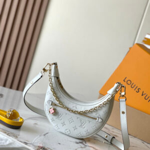 lv1222 Louis Vuitton LOOP Bag with Dynamic Code