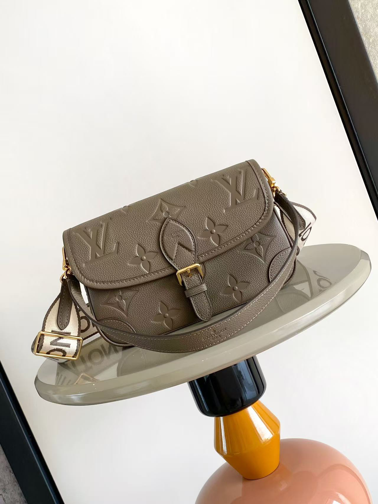 lv1315 Louis Vuitton M46388 M46386 Diane Top Handle Bag with Dynamic Code