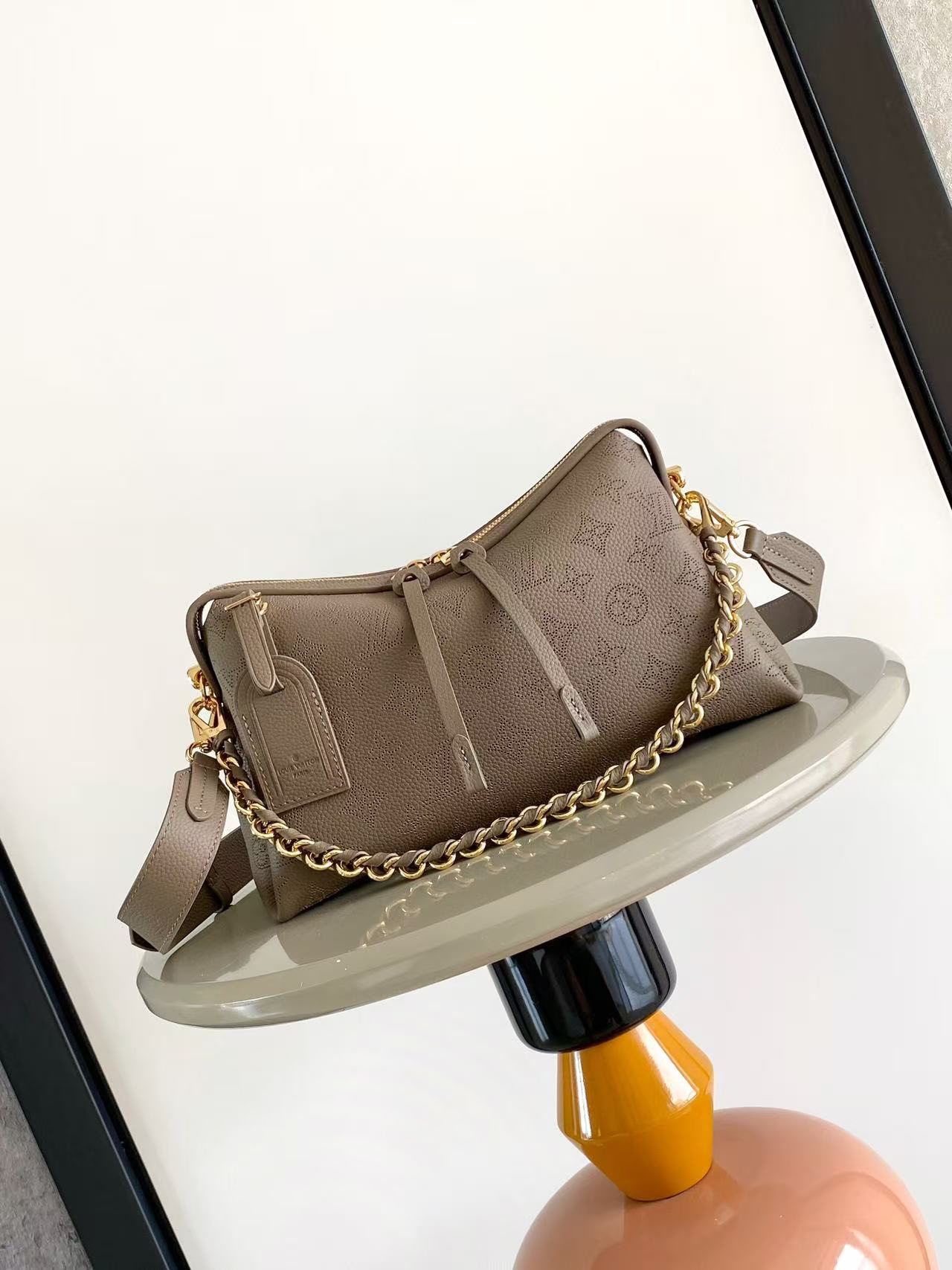 lv1329 Louis Vuitton M24255 M25904 Mahina Top Handle Bag Small