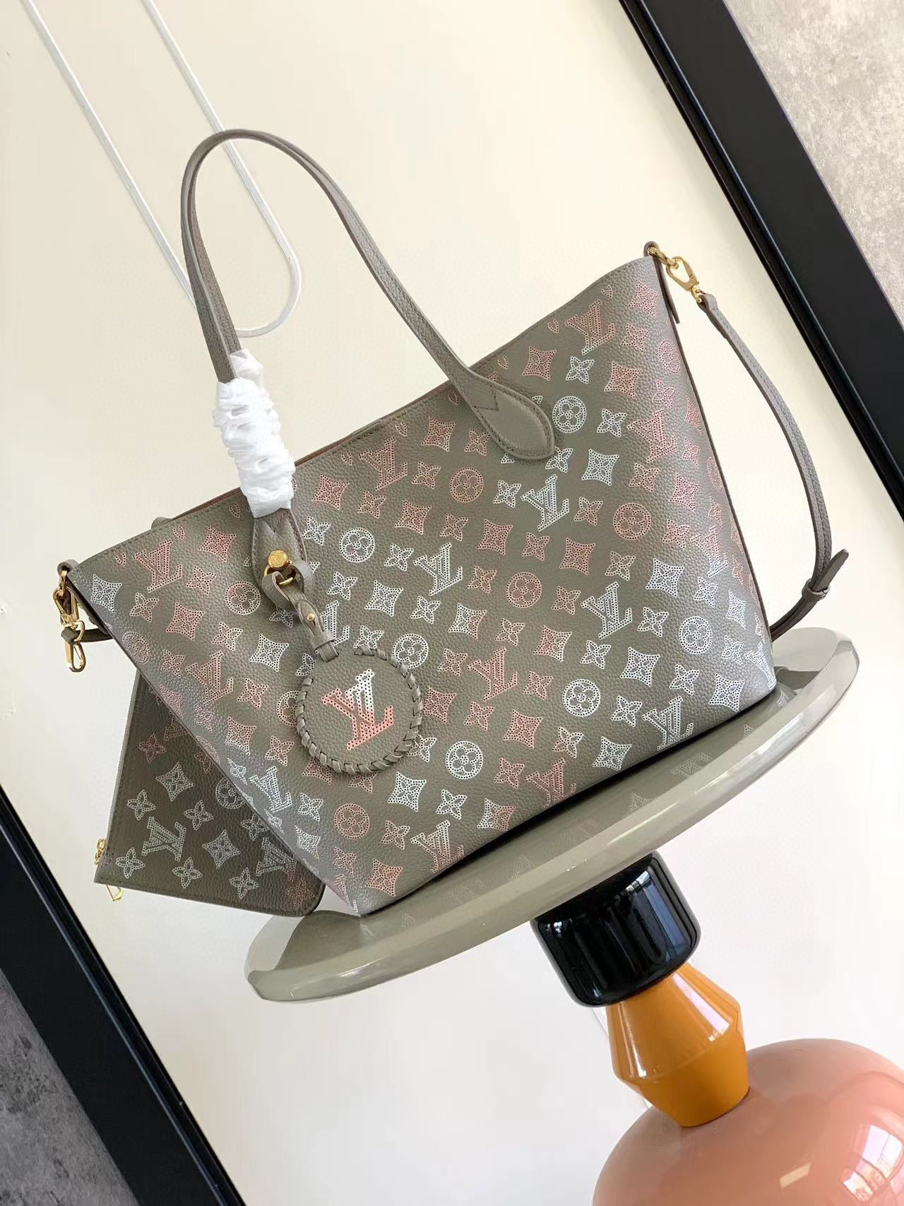 lv1330 Louis Vuitton M23387 Blossom Tote Bag Medium