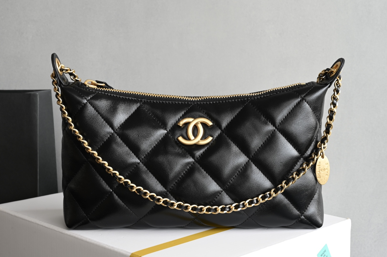 bag0248 Chanel Hobo Black Gold Hardware